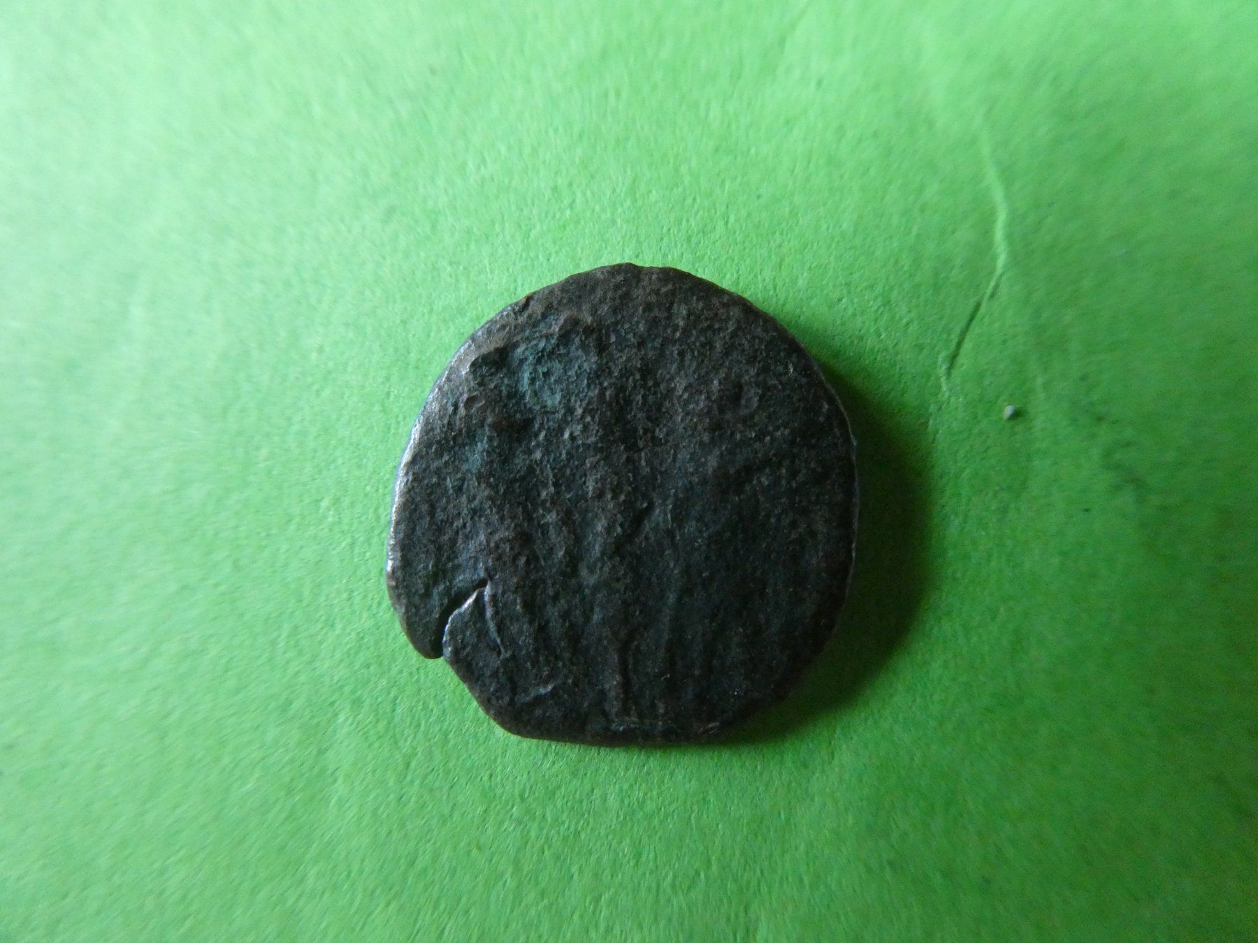 Tutti le monete: uralte Bronzemünze  13 mm     1.02  g – Usato da Hinterforst venduto da Rohusri 2