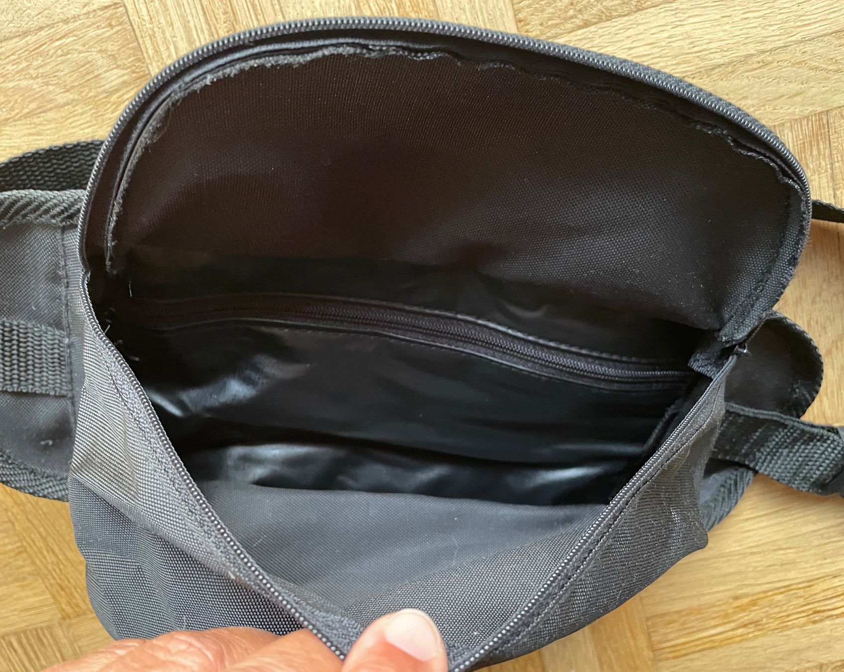 Sacs: Bauchtasche Spick, schwarz – D'occasion à Gümligen par soleil149 3