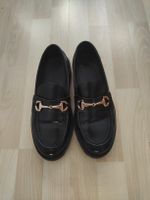 Schicke H&M Halbschuhe mit goldenem Detail - Grösse 38, Schw