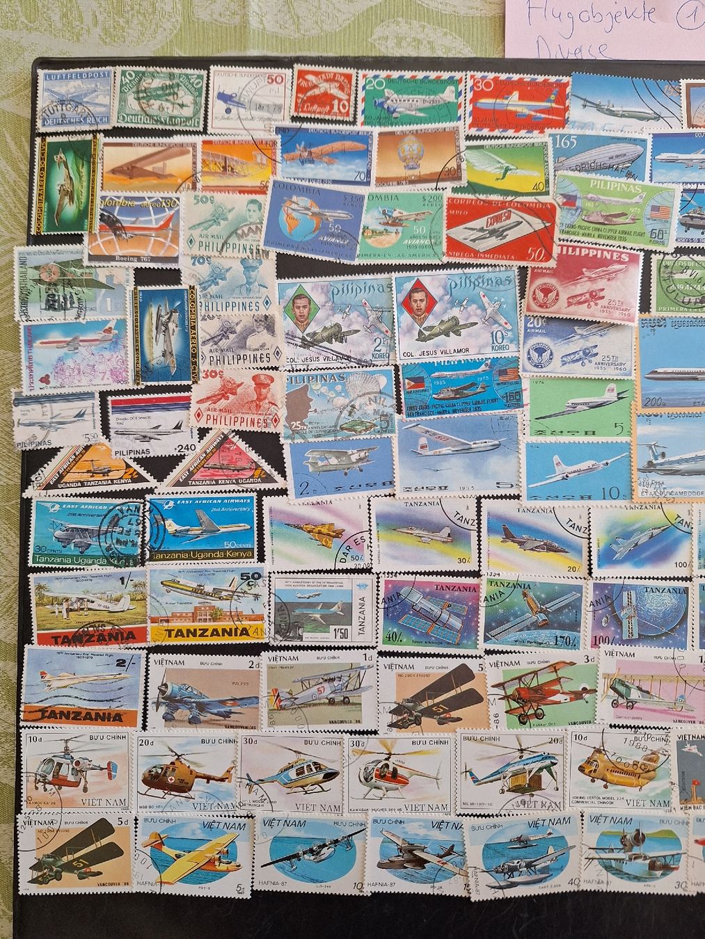 Tutti i francobolli: Diverse grosse Flugobjekte und Flugzeuge Sammlung – Usato da Genolier venduto da Antoine30 3