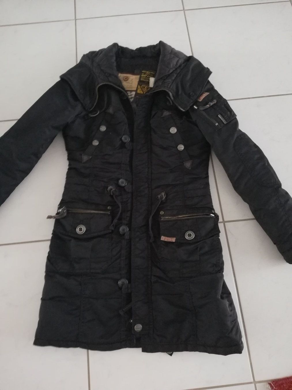 Khujo Mäntel: Khujo Winterjacke schwarz Gr S – Gebraucht aus Obernau von Maracast