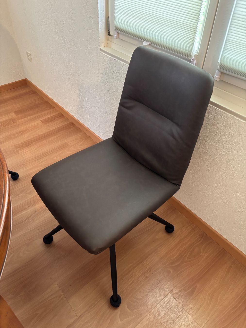 Micasa Sedie: Moderne Esstischstühle (Drehbar) – Usato da Dübendorf venduto da joe_8cq8