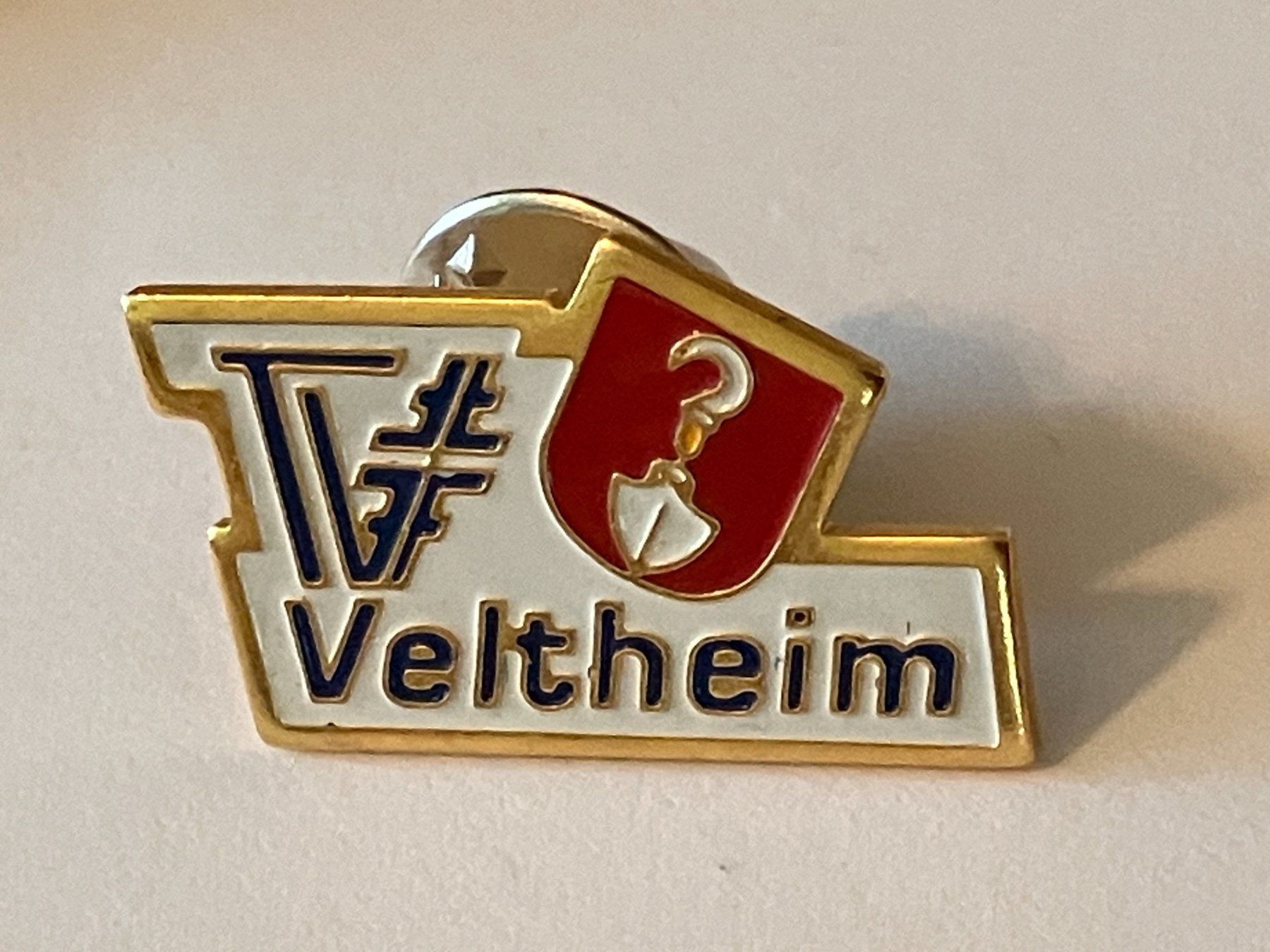 Placchette & Badge: 1 Pin Veltheim – Usato da Basel venduto da djwwpp