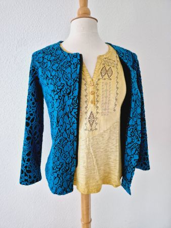 NILE TOP XS OCKER GELB MIT STICKEREI,  TOLL ZUR JACKE JEANS