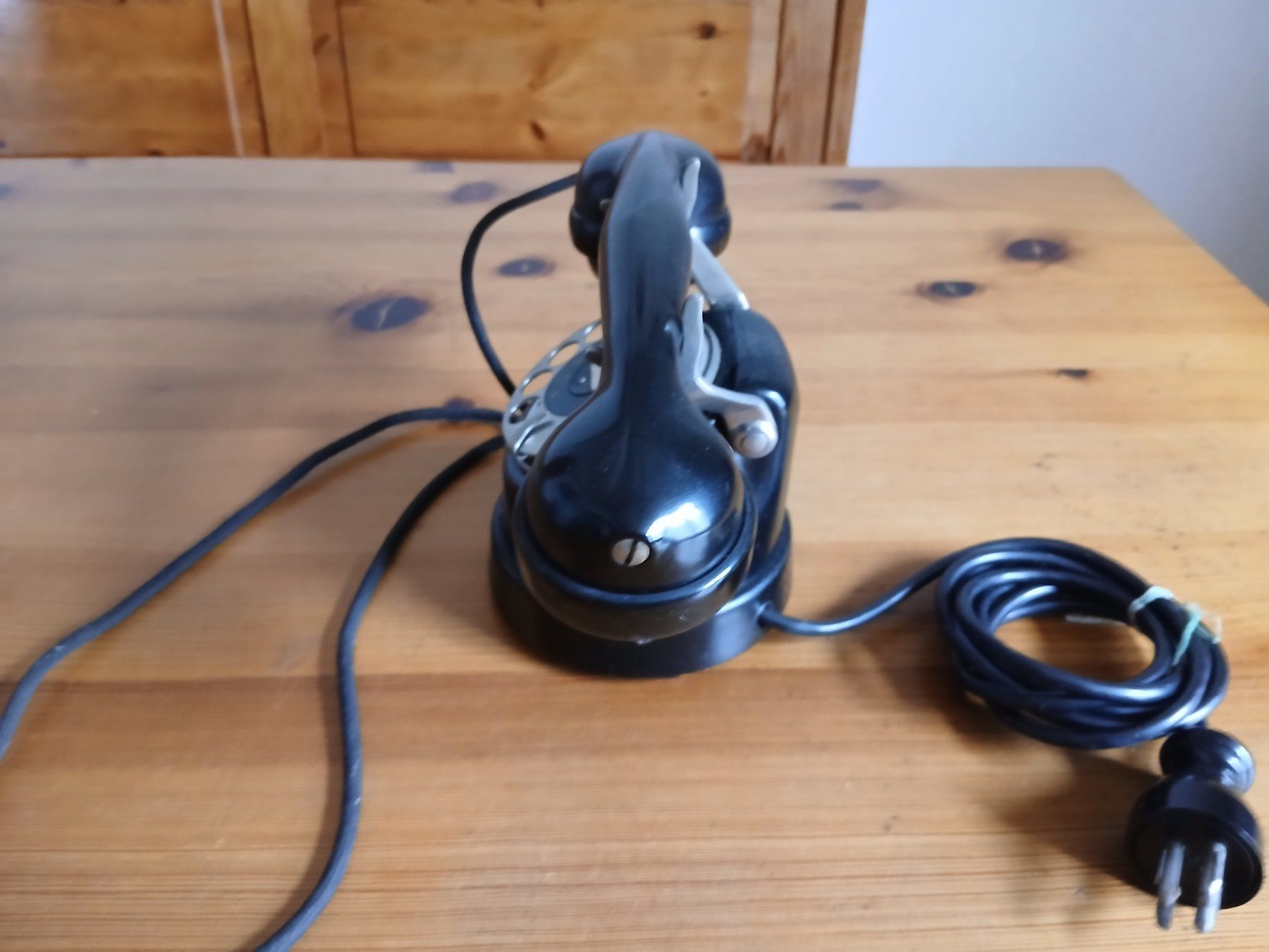 Telefone: Antikes Telefon schwarz mit Wählscheibe – Gebraucht aus Oberentfelden von Trinity1945 5
