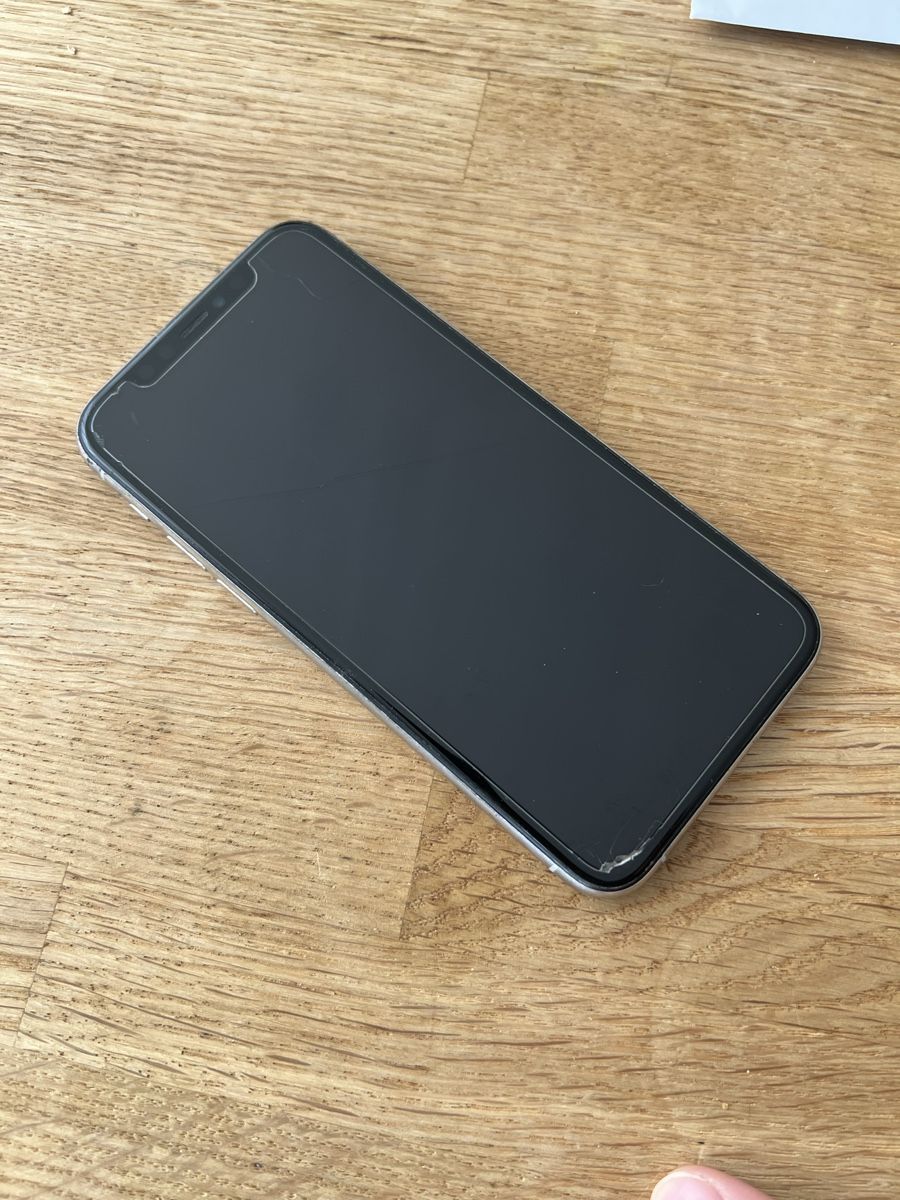 Apple Telefoni cellulari / Smartphones: iPhone 11 Pro - guter Zustand  – Usato da Zürich venduto da c.n.weiss 2