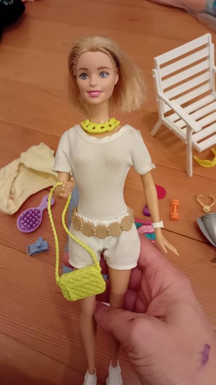 Divers vêtements et accessoires Barbie