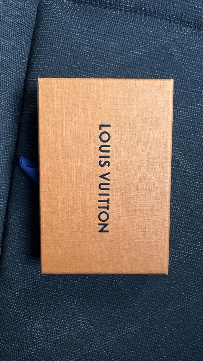 Louis Vuitton Boucles d'oreille: Louis Vuitton boucle d’oreille – Neuf (Voir description) à meyrin par aar_g8xm