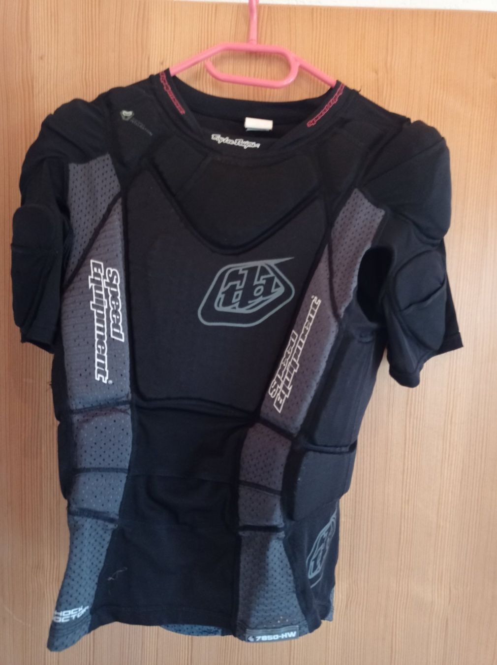 Troy Lee Protezioni & Imbottiture: Troy Lee Designs kurzarm Protektorweste – Usato da Lützelflüh-Goldbach venduto da Knuesi0