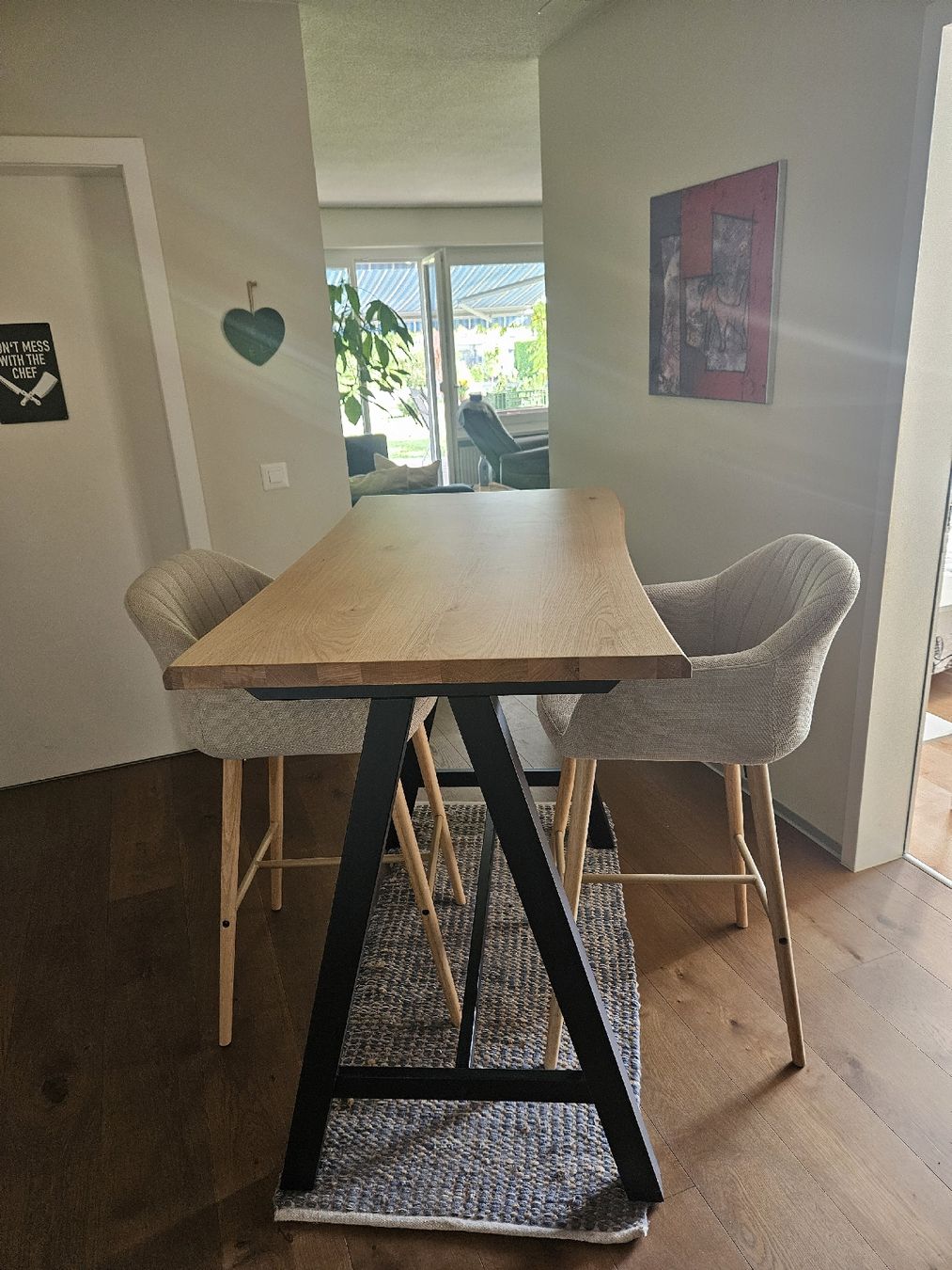 Set di tavolo e panche: Table de bar et ses deux chaises – Usato da Lengnau BE venduto da chouby01