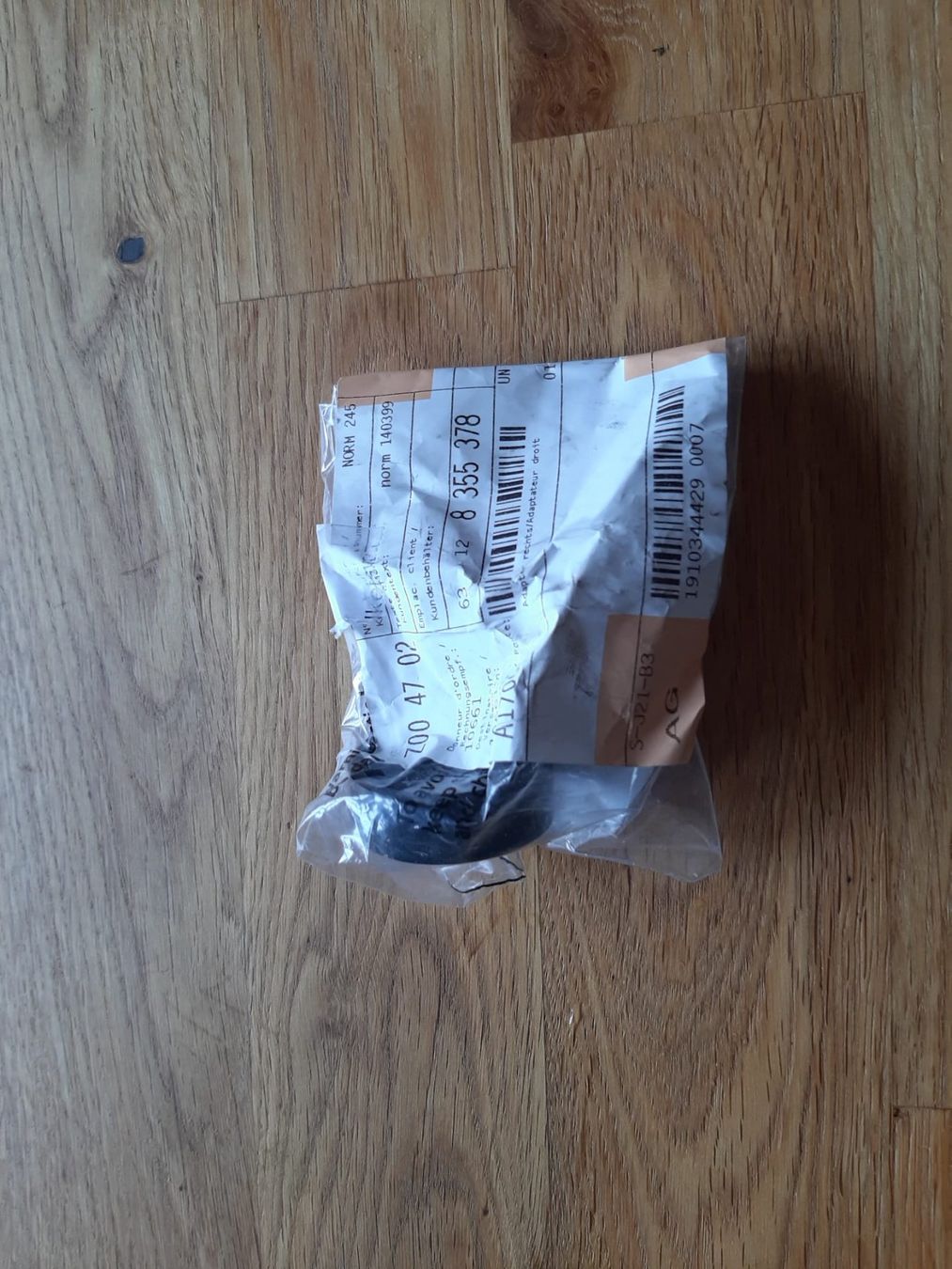 BMW Tutti pezzi di ricambio auto: BMW E32 / E34 Adapter Scheinwerfer 8 355 378 Neu & Originalv – Usato da Mauren venduto da lotus_46 1