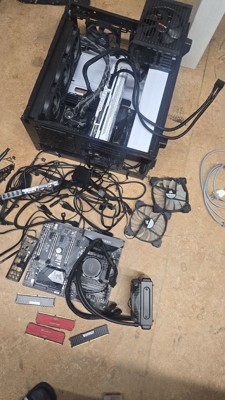 PC: Diverse PC Komponenten Asus Mainboard, RTX 3080, CPU, Ram – Difettoso da Niederglatt ZH venduto da phi_9x5z