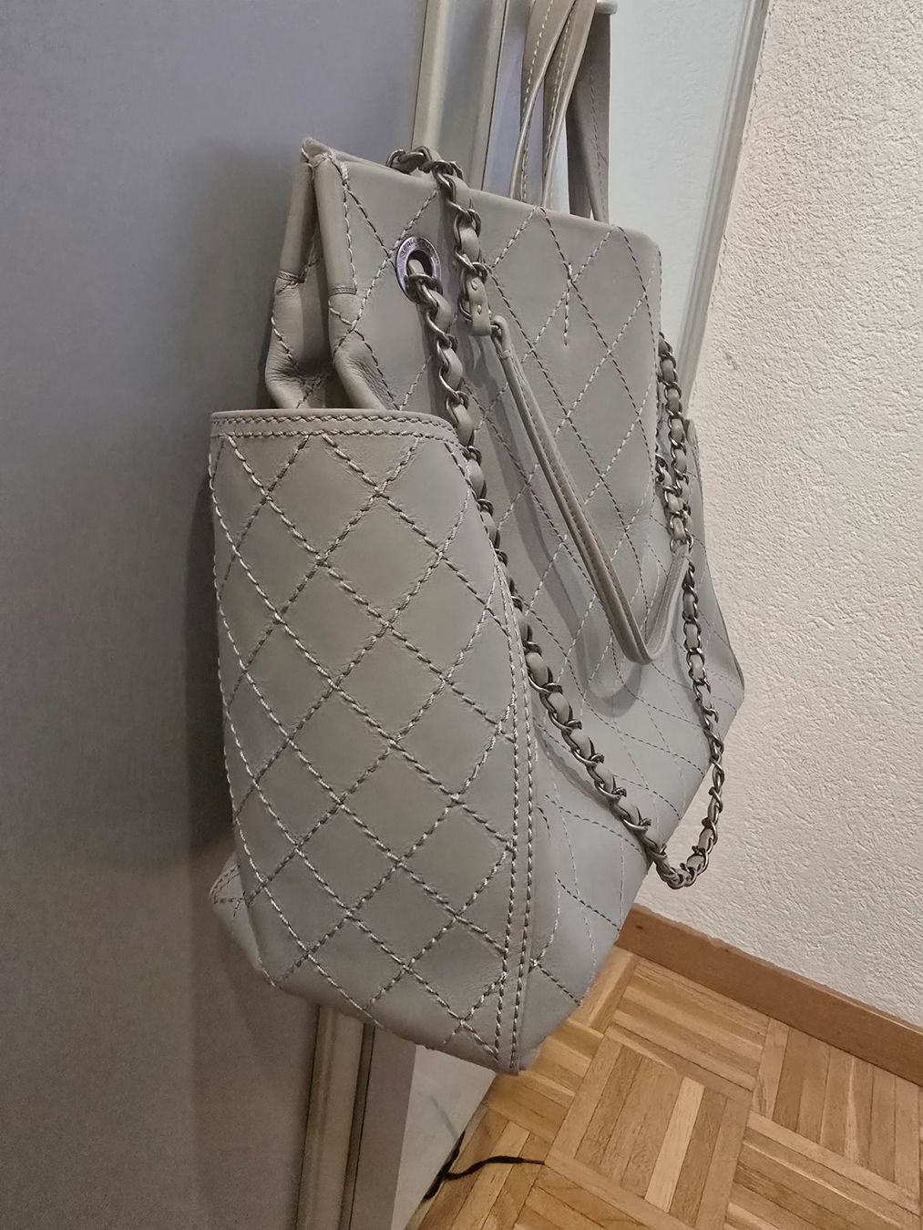 Chanel Borse da donna: Chanel Shopper in Grau – Usato da Neuendorf venduto da fiestashorty84 2
