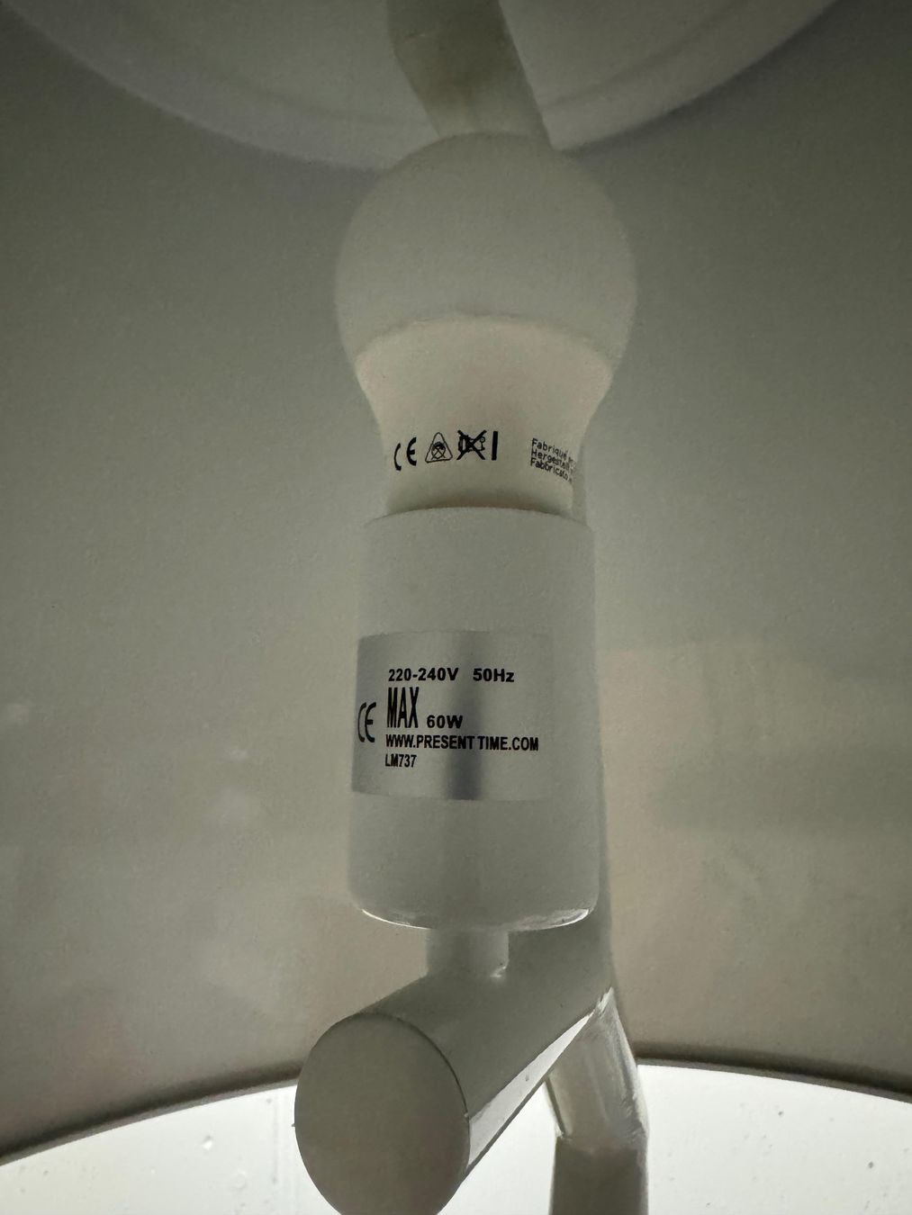 Lampade: Weisse Stehlampe – Usato da Zug venduto da Hehe 1