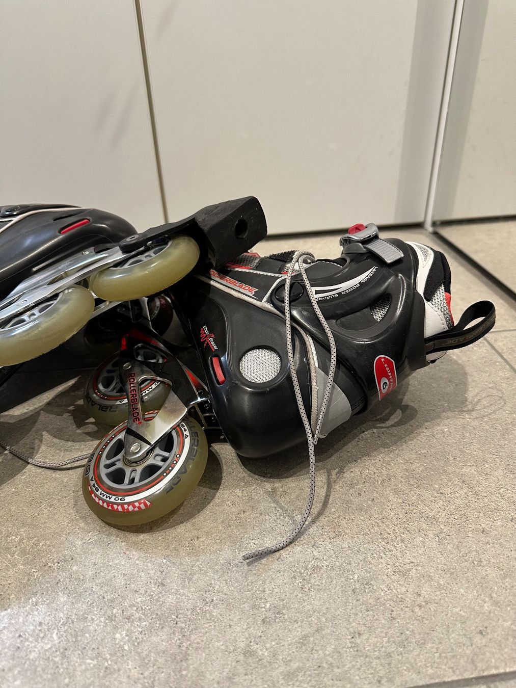 Pattini in linea & Pattini a rotelle: Inline Skates ROLLERBLADE ERWACHSENE – Usato da Ziefen venduto da elika 2