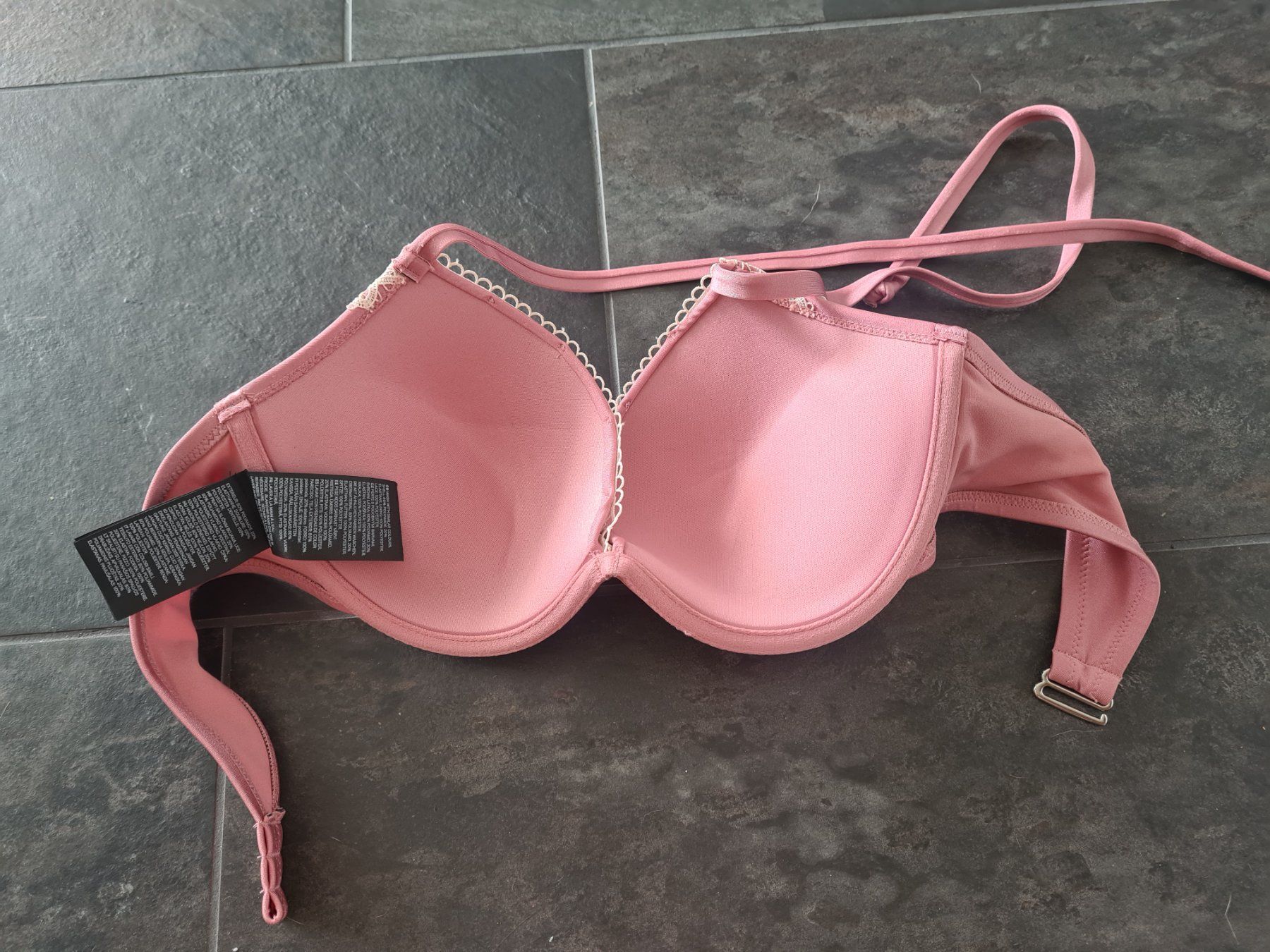 H&M Costumi da bagno & Bikini: Bikini Top – Usato da Dinhard venduto da lor_p8fn 1