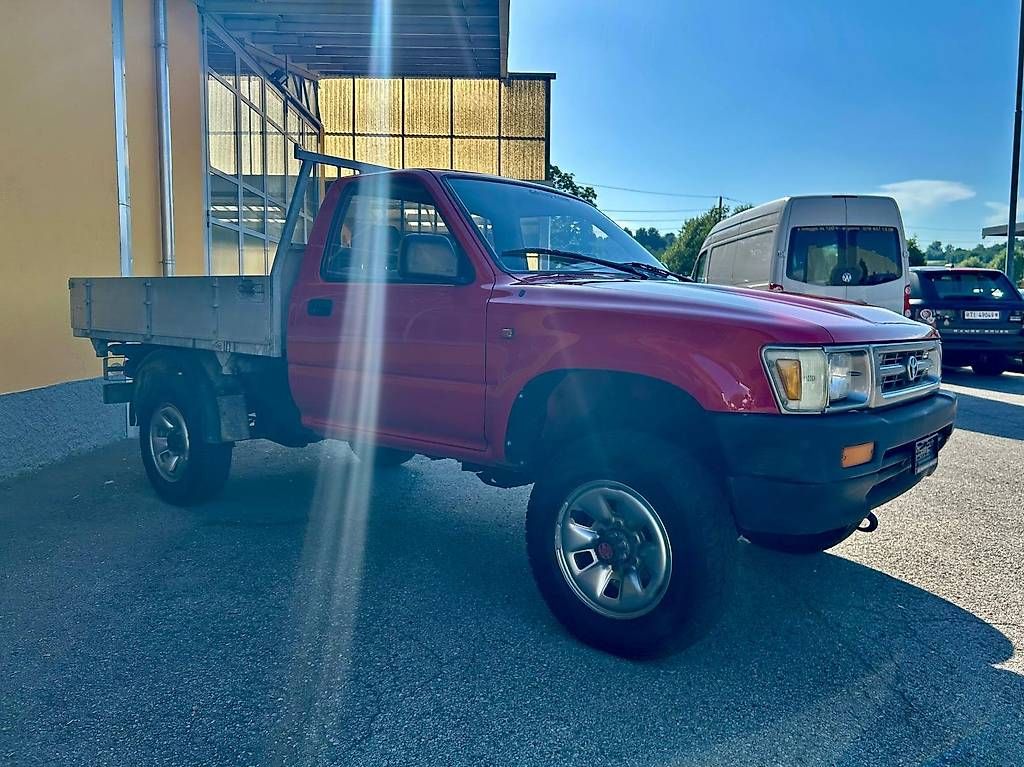 Nutzfahrzeuge: Toyota HI-LUX  2.4 4x4  – Gebraucht aus Melano von ambrotula 1