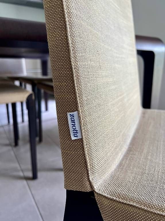 Set di tavolo e panche: Table à manger et 6 chaises Zanotta en Wengé – Usato da Vésenaz venduto da Bartos 3