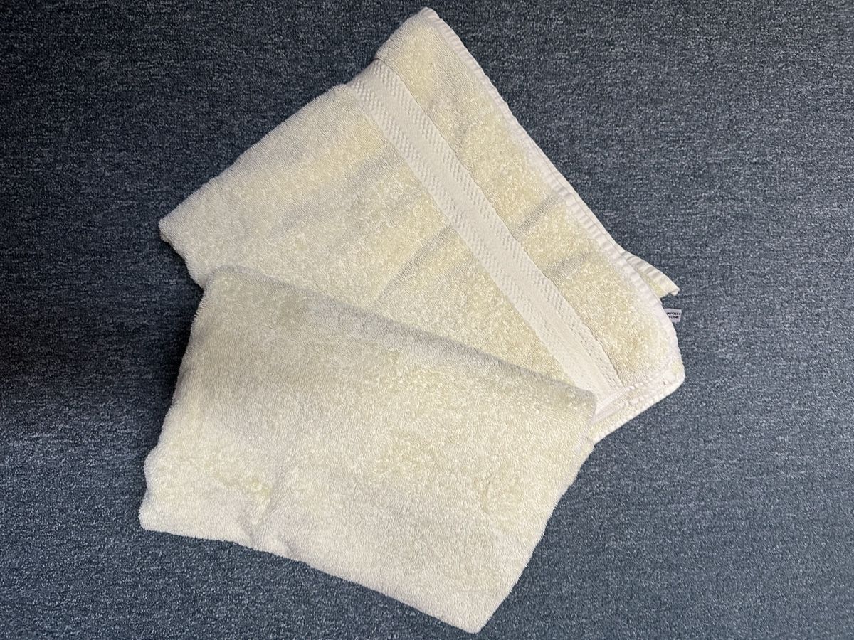Serviettes de bain: 2 Badetücher  – D'occasion à Baltschieder par YmroBe