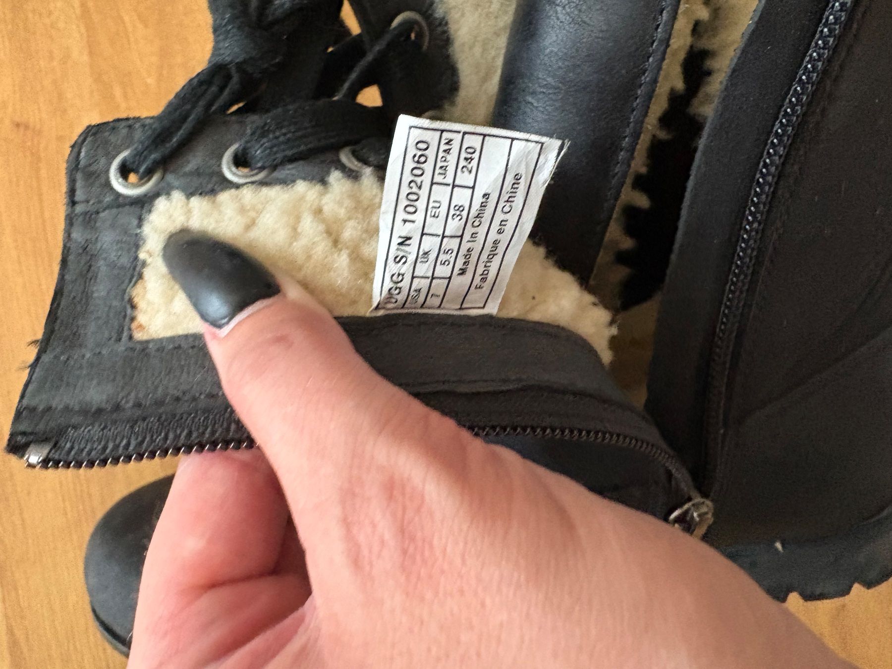 Damenschuhe: Uggs Stiefeln – Neu (gemäss Beschreibung) aus Langenthal von nic_fj2f 3