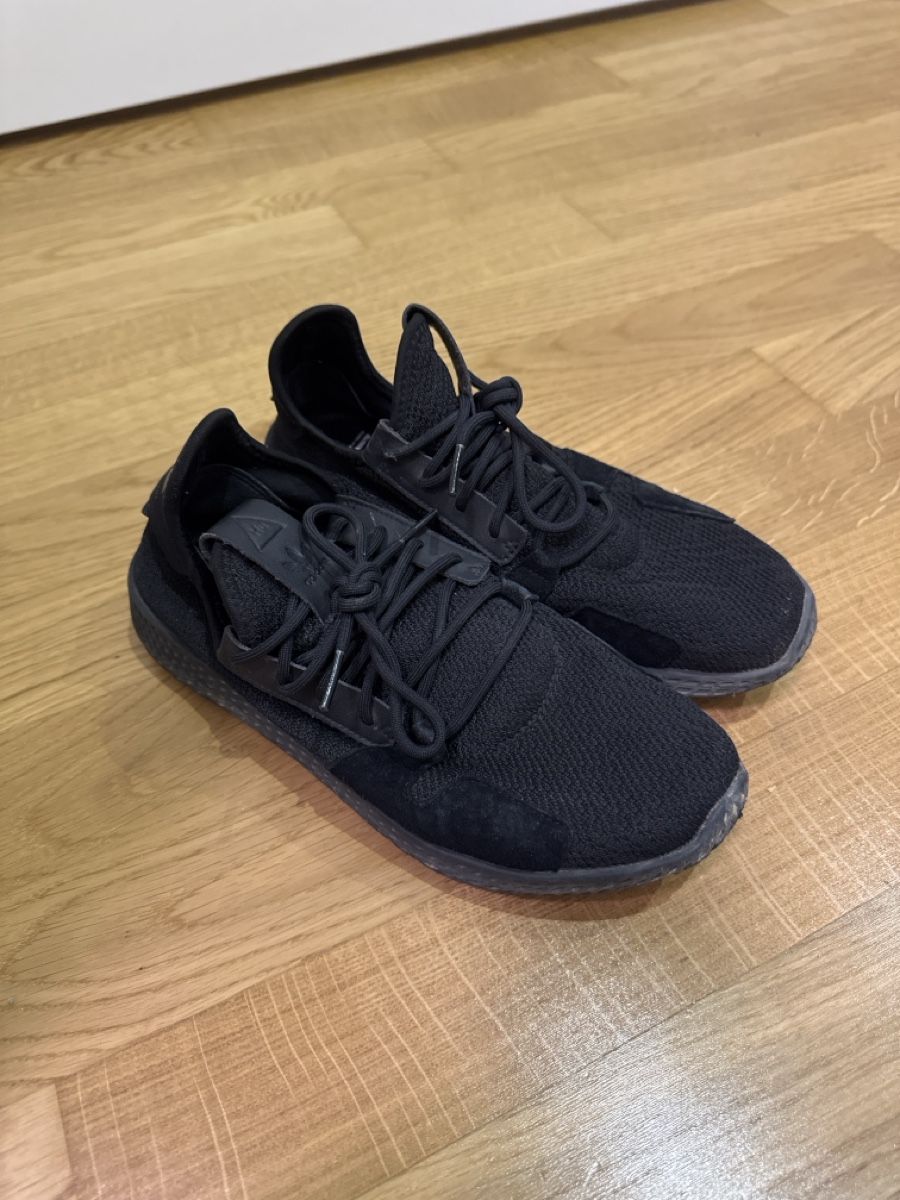 Adidas Herrenschuhe: Adidas Pharrell Williams, Gr. 39.5 – Gebraucht aus Herzogenbuchsee von _jaaanita