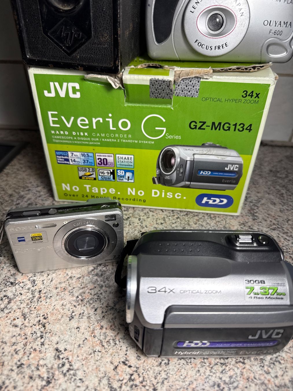 JVC Videocamere: Lot caméra appareil photo – Usato da St imier venduto da sav_bjf9 1