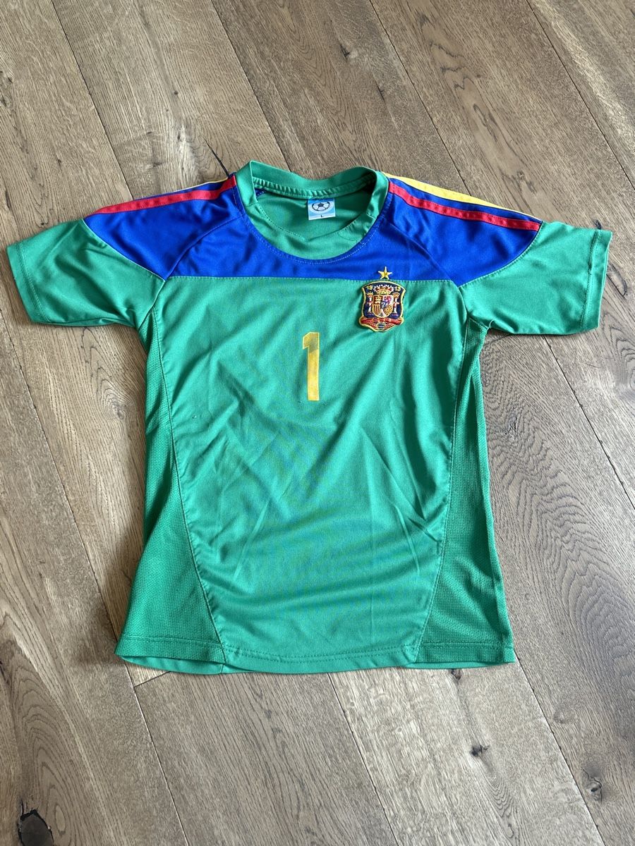 Trainer, Turnhosen & -trikots: Spanien 2010 WM Torwart Trikot – Gebraucht aus Rüeterswil von