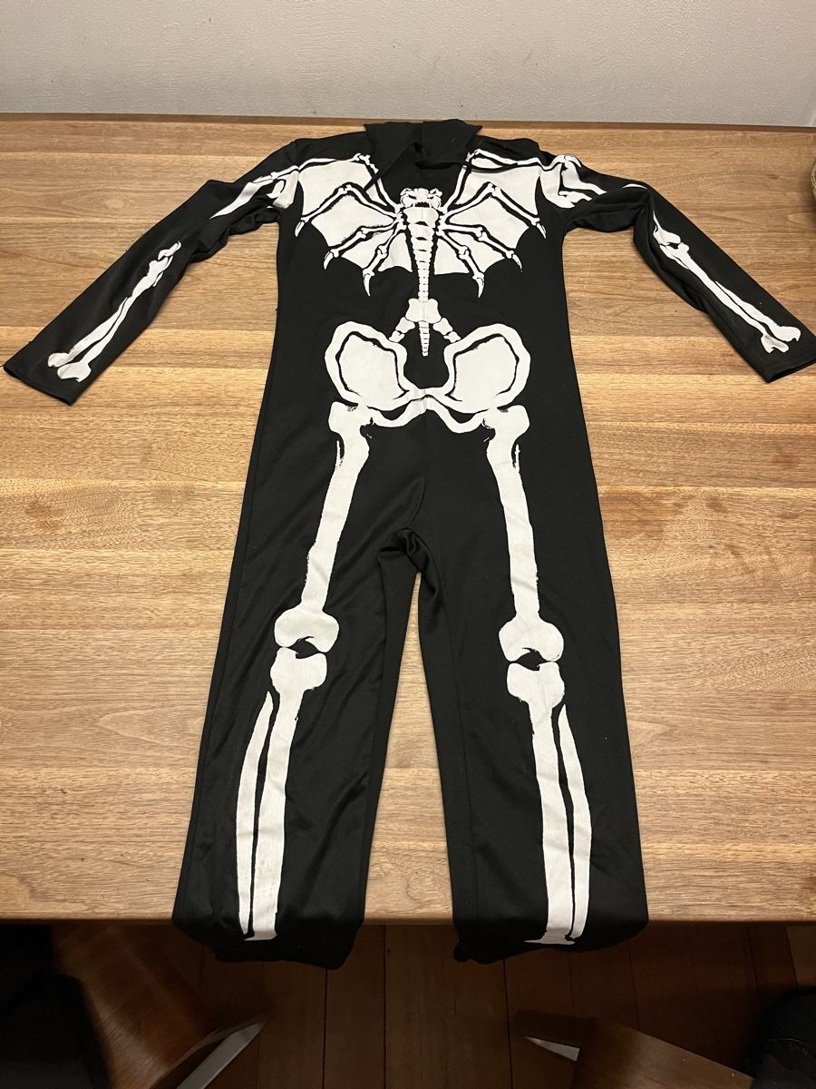 Costumi: 2 Halloween Kostüme – Usato da Weesen venduto da D0101D 4