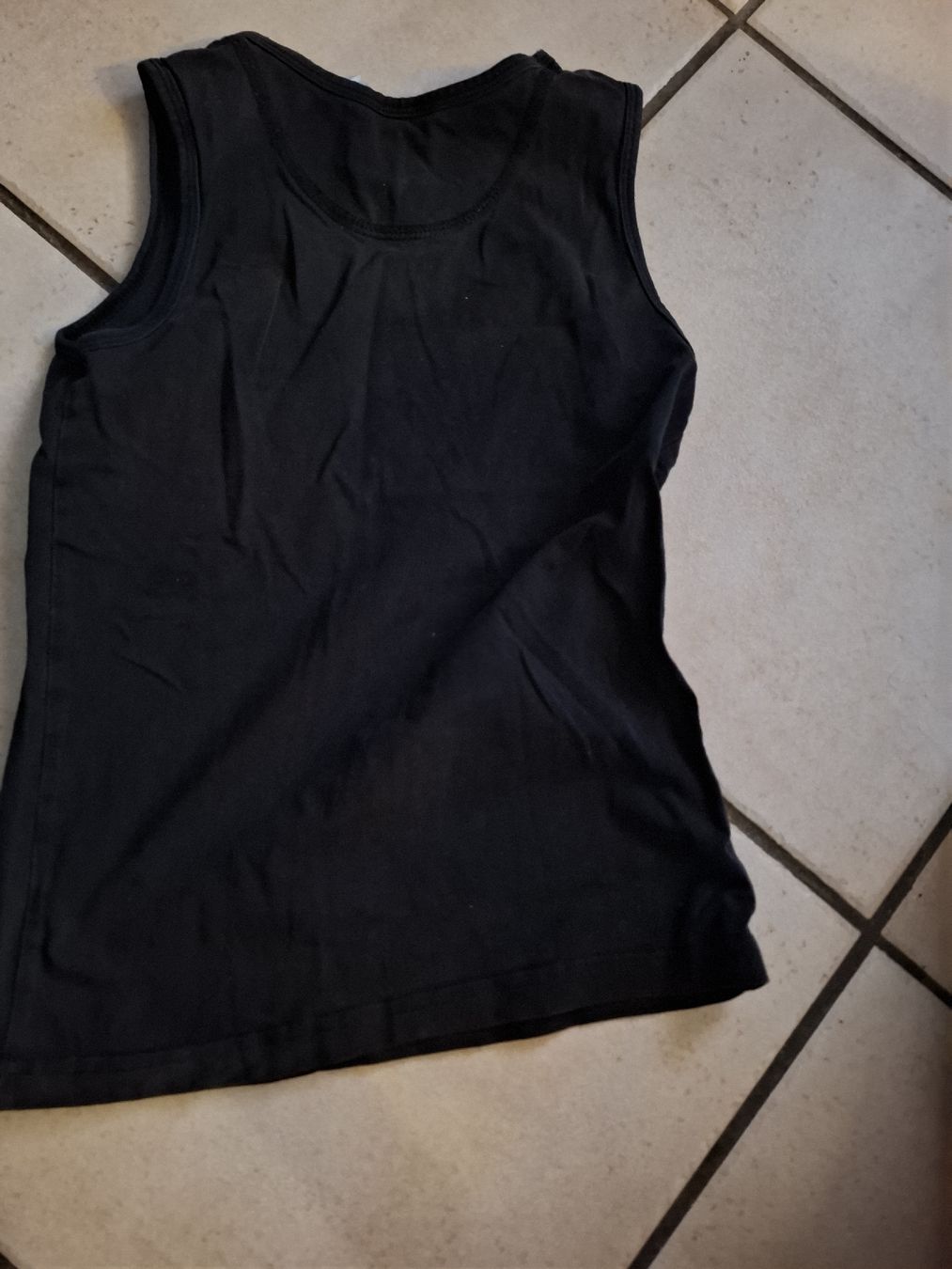H&M T-Shirts: Débardeur sport noir. – Gebraucht aus Les bois von Steph-tigrou 2