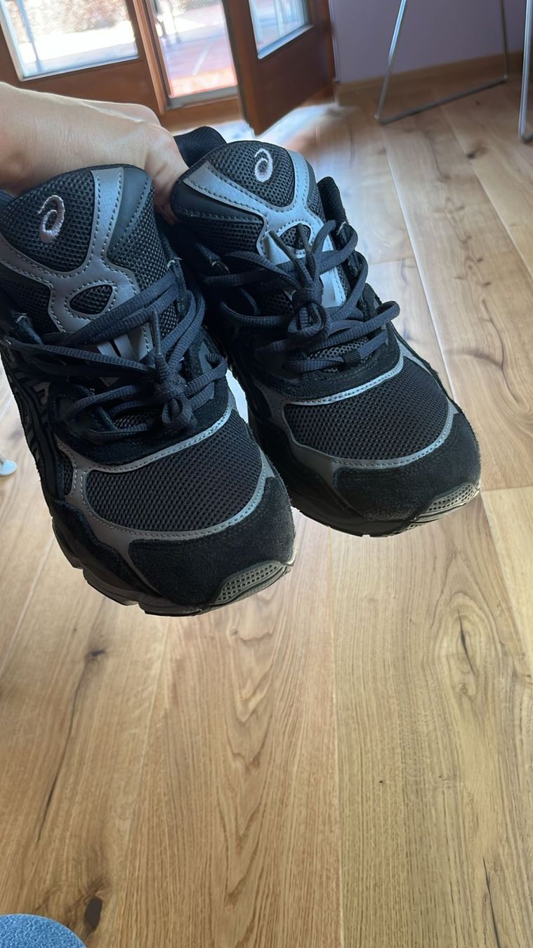 Asics Chaussures hommes: Asics Gel-NYC Graphite Grey/Black Gr.45 – D'occasion à Neuhausen par Rue_Trouvaille 6