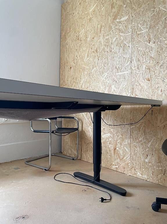 Tables: Stehtisch elektrisch – D'occasion à luzern par Velotin873