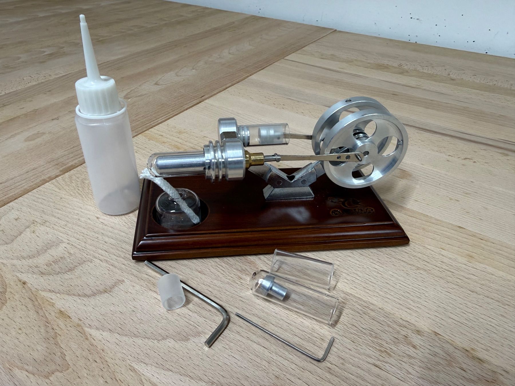 Kit di modellismo & Modellini statici: Stirlingmotor – Usato da Roggwil BE venduto da fengshui