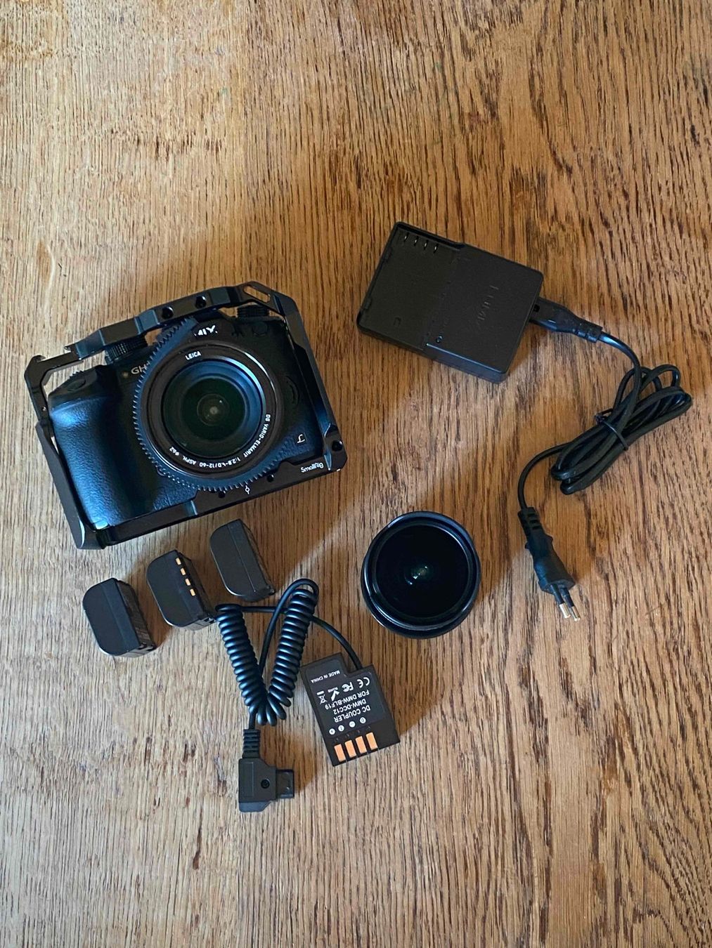 Panasonic Kamera: Panasonic Lumix GH5 Kit 12-60 – Gebraucht aus Veyrier von aaaandg