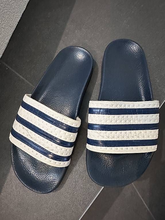 Adidas Herrenschuhe: Adiletten Gr 5 – Gebraucht aus Hausen AG von Martata