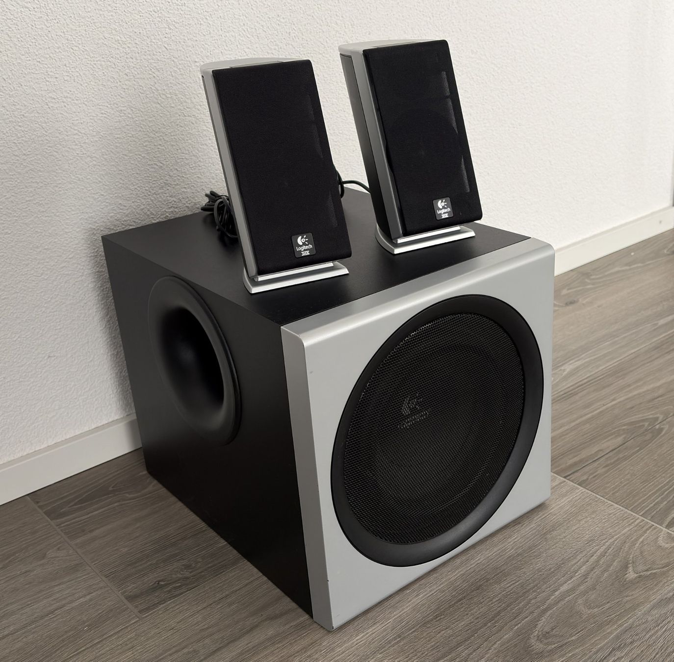 Logitech Haut-parleurs: Lautsprecher mit WOOOOOMS – D'occasion à Egerkingen par Luckyluj 2