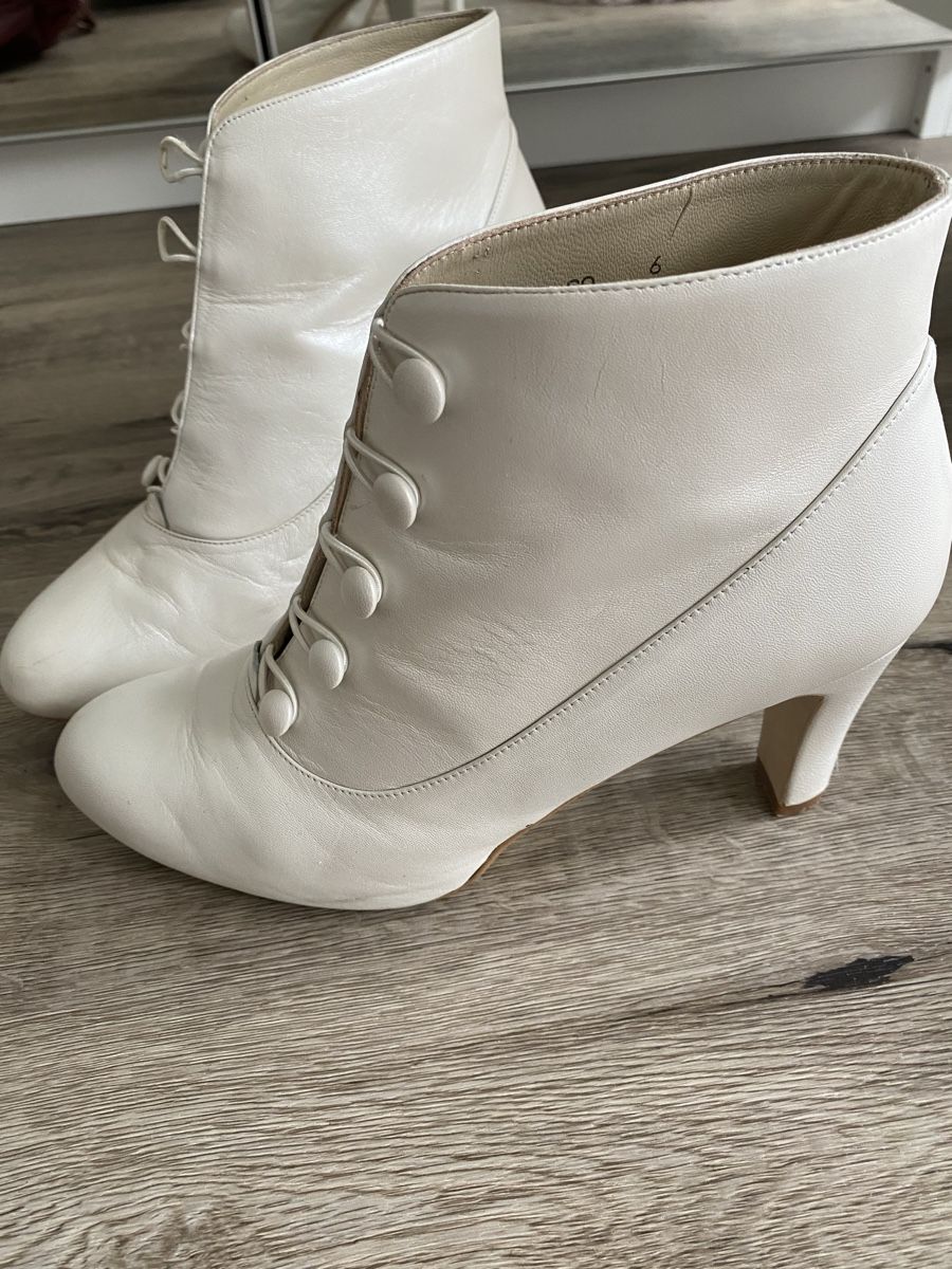 Scarpe da donna: Brautschuhe – Usato da Siebnen venduto da pelang