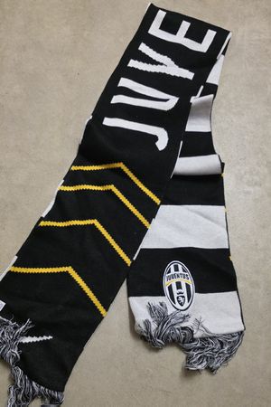 Fussballschal Juventus Turin schwarz weiss gestreift