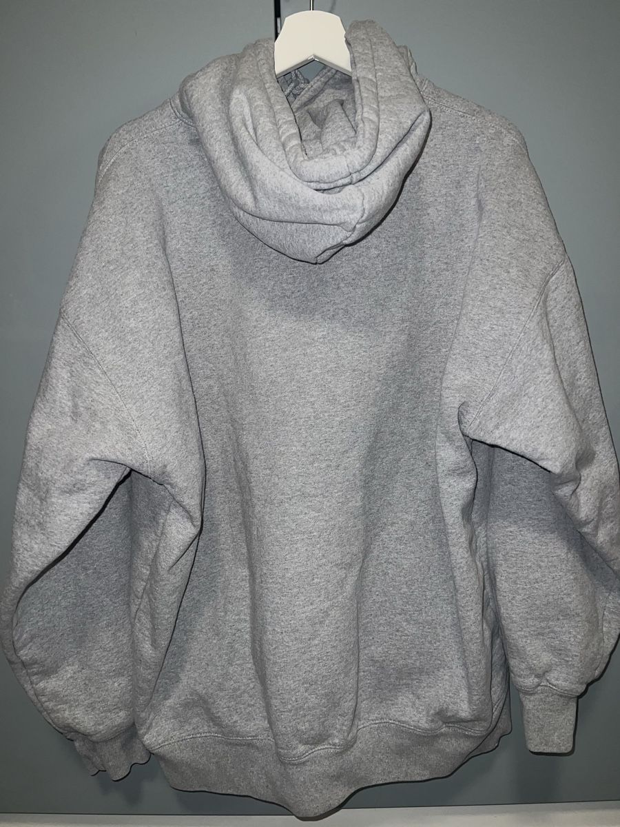 Brandy Melville Maglioni & Felpe: Brandy Melville Hoodie – Nuovo (secondo la descrizione) da Basel venduto da niki7v 1