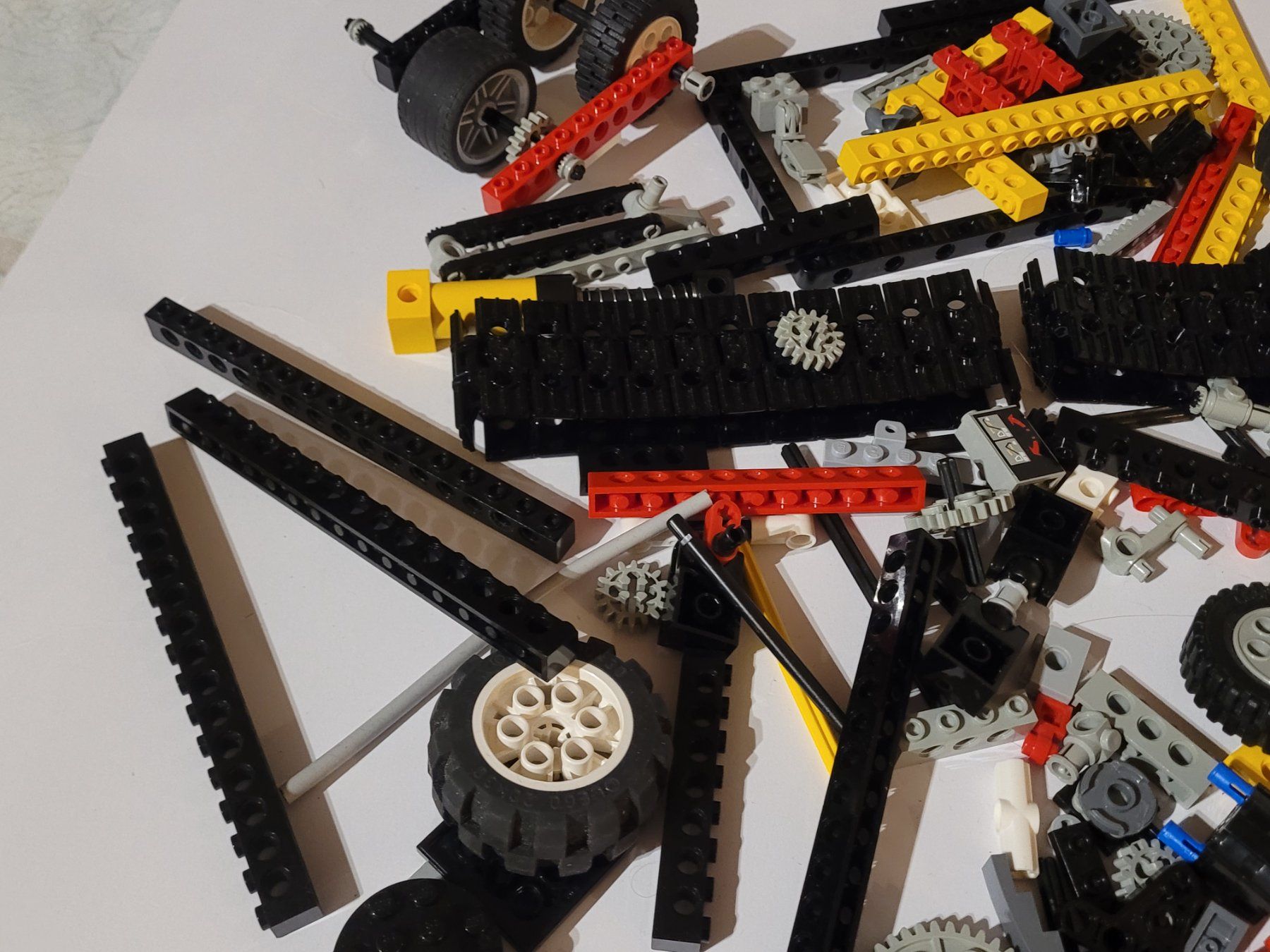 Lego Baukästen: Lot de pièces Lego Technic – Gebraucht aus La Tour-de-Peilz von estelle69 2