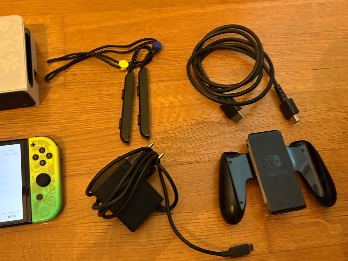 Nintendo Konsolen: Nintendo Switch Konsole OLED Splatoon Edition – Gebraucht aus Zürich von Dudu2020 3