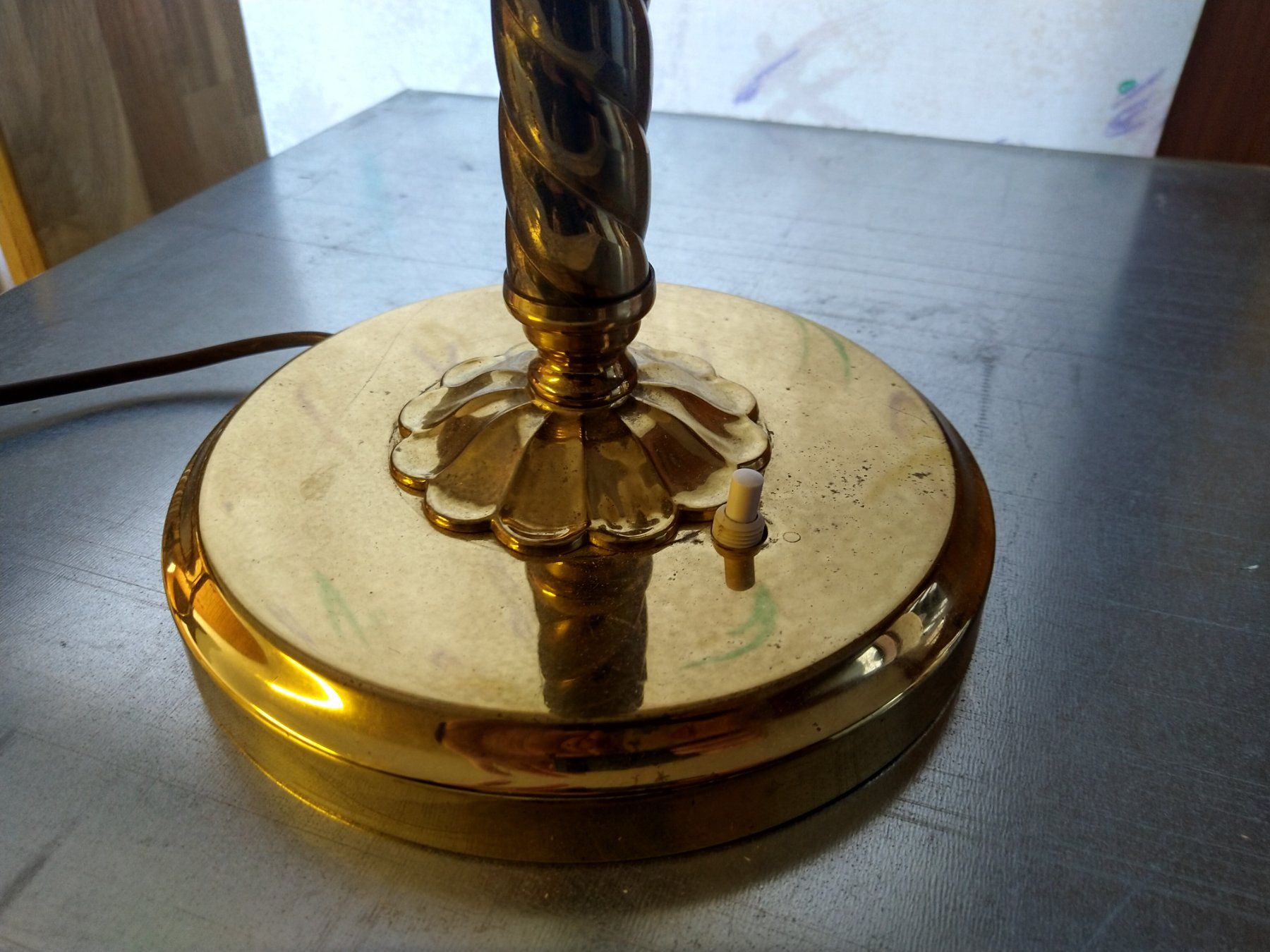 Lampade: Stehlampe mit Schirm – Usato da Frutigen venduto da Pixele10 1