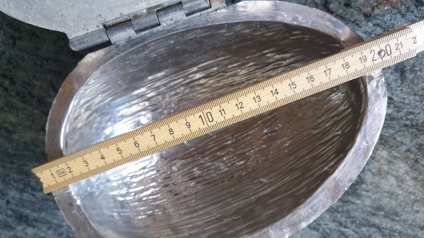 Teglie da forno: ANTIKE OSTEREI - SCHOKOLADENFORM – Usato da Wengi b. Büren venduto da Ot1000 7