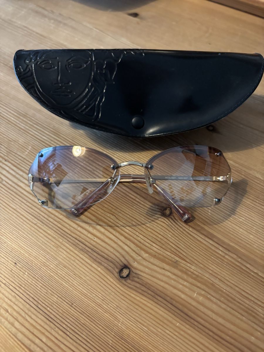 Versace Brillen & Gläser: Versace Sonnenbrille – Gebraucht aus Matten b. Interlaken von Schneehase03