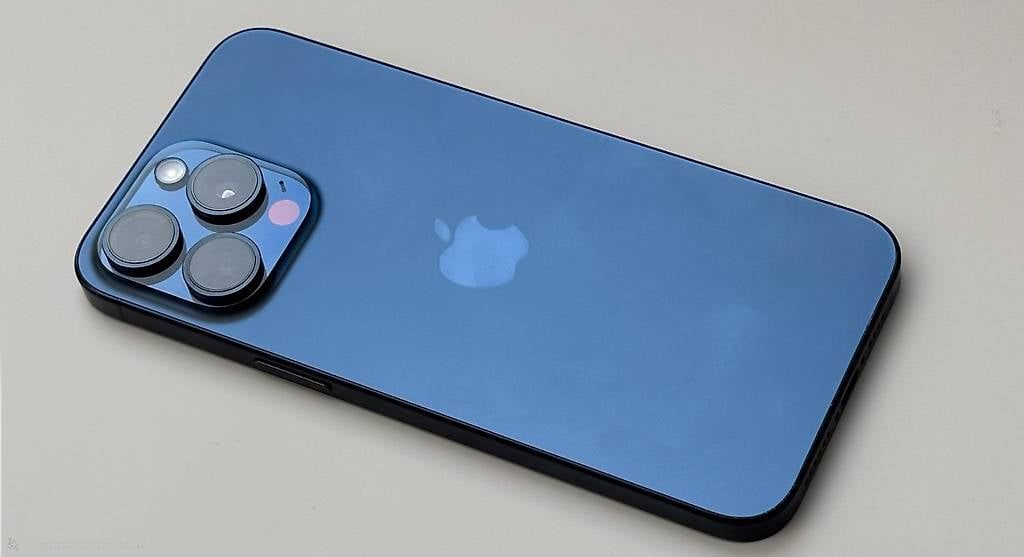 Telefoni cellulari / Smartphones: Iphone 15 Pro Max – Usato da Oensingen venduto da han_2wz7