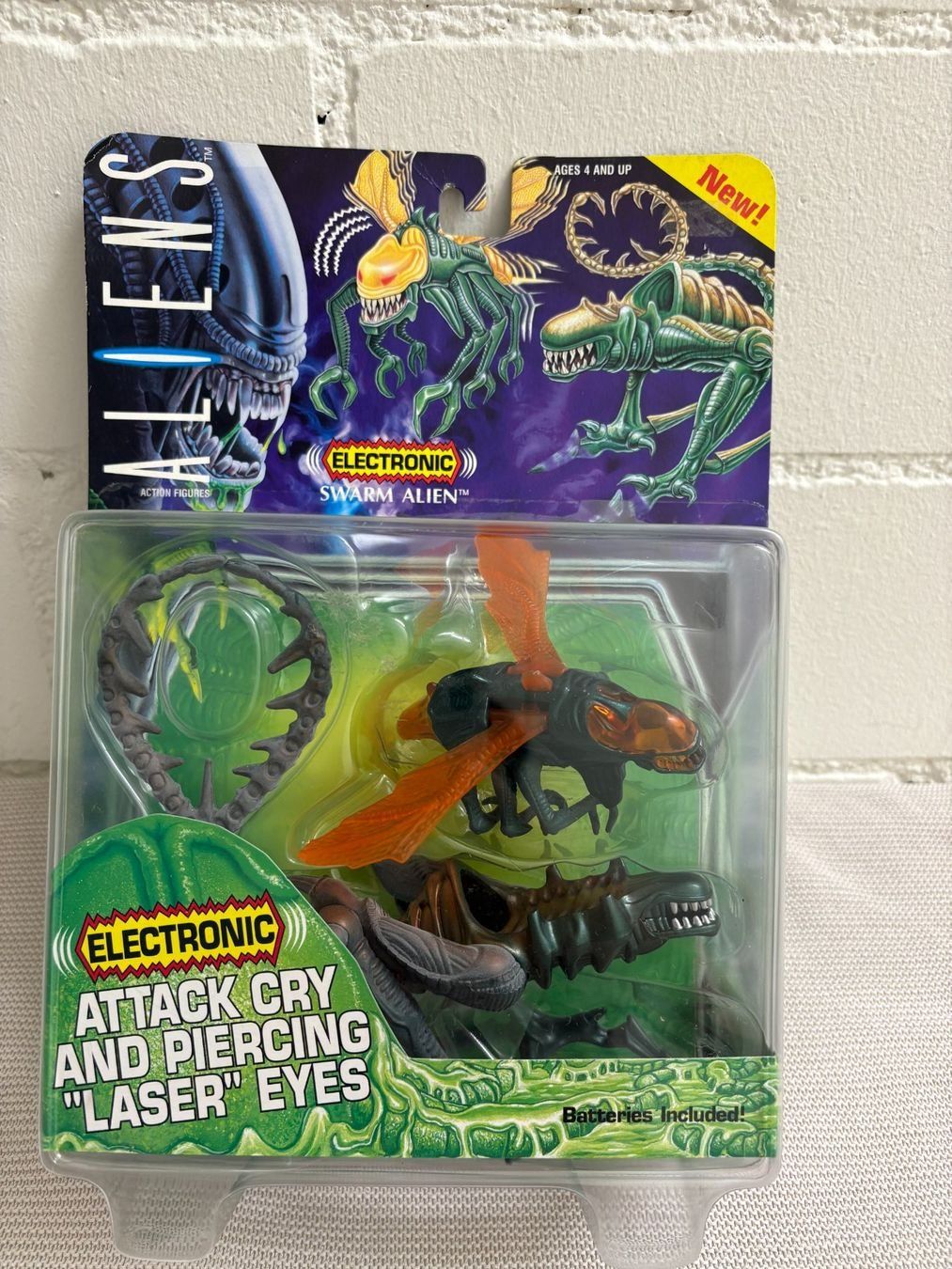 Figuren: NEU Electronic Swarm Alien Action Figur Vintage 1994 – Neu und originalverpackt aus Ottenbach von TimelessEmotions. 1