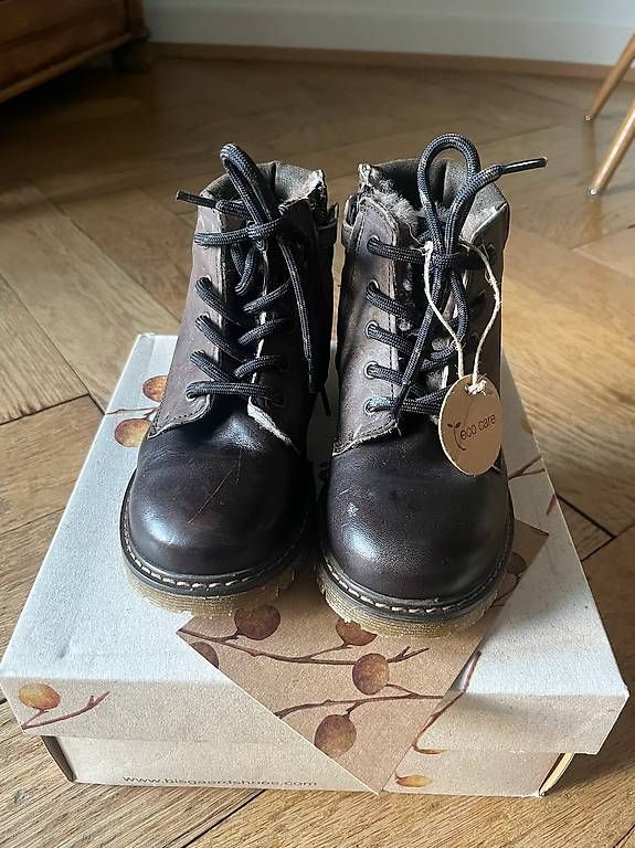 Scarpe per ragazze: Neue Bisgaard Winterstiefel Leder Fell 29 – Usato da Basel venduto da mos_2xxs