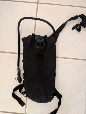 Trinkrucksack Schwarz - ideal für Wanderungen im Sommer!