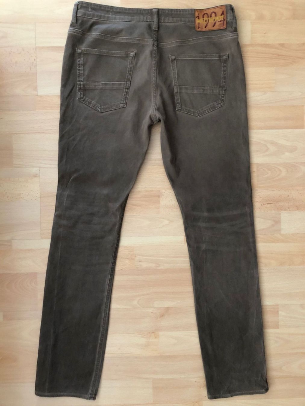 Pantaloni: MELTINPOT HERREN HOSE Gr.34 – Usato da winterthur venduto da MEAhealingBrush 1