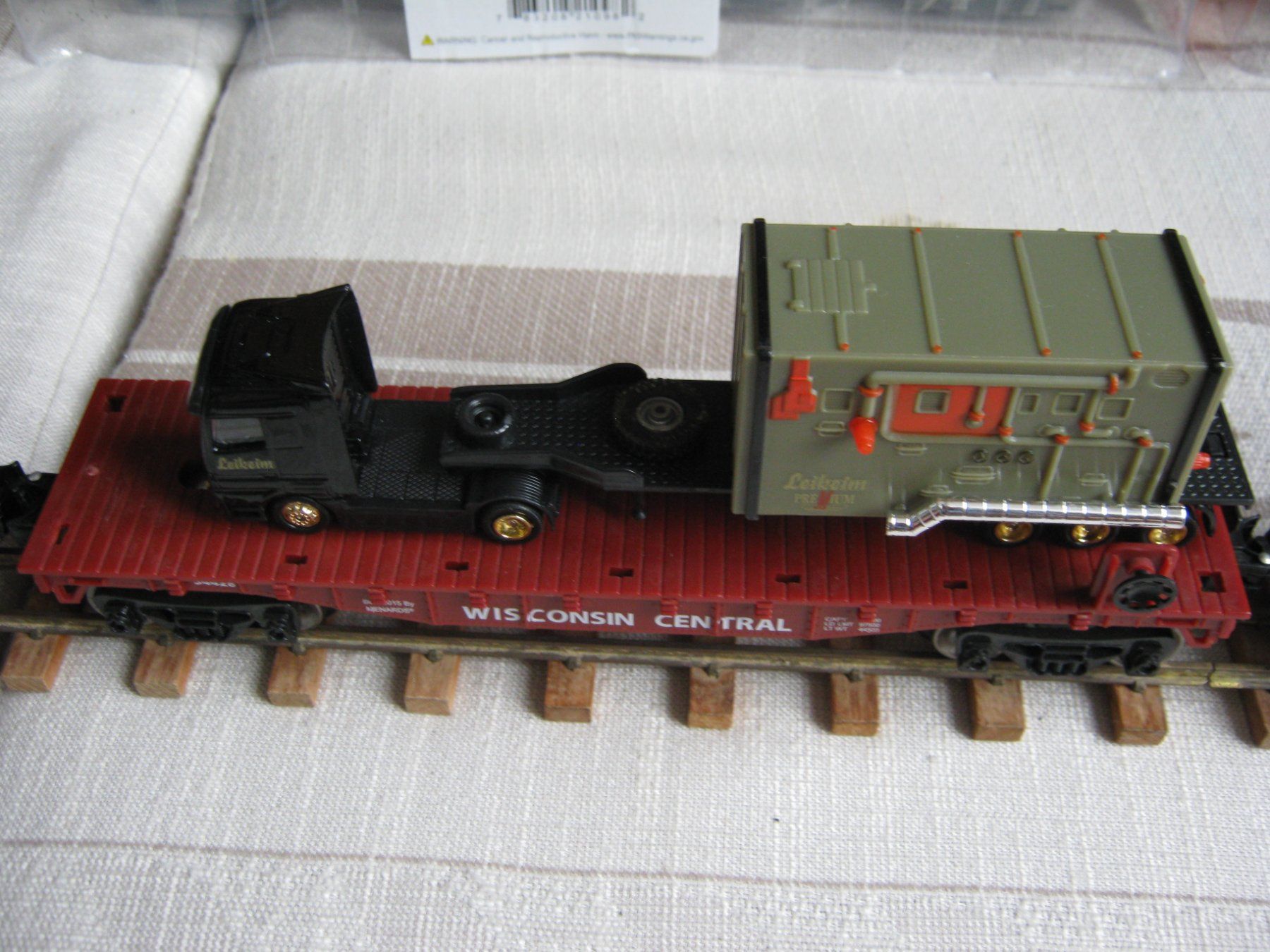 Modelleisenbahnen: Flachwagen mit LKW – Gebraucht aus Hirschthal von Legov 7