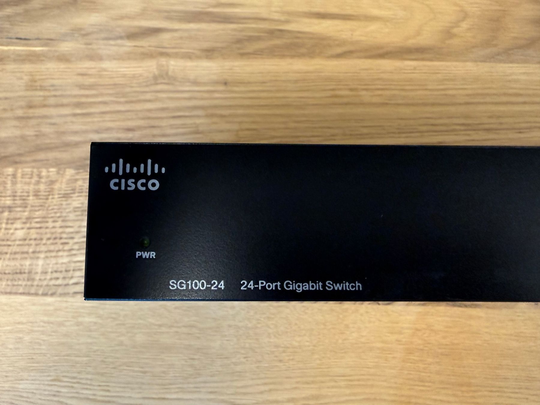 Cisco Hub & Switch: Cisco SG100-24 Switch – Usato da Zug venduto da db6_dg58 2